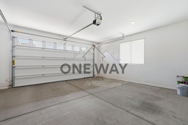 Building Photo - 9836 E Red Giant Dr