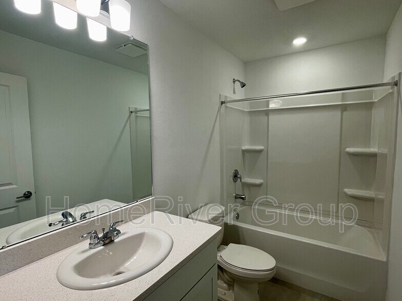 Building Photo - 2123 Hallier Cv