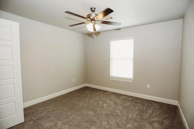 Building Photo - 1411 Sweetbriar Way