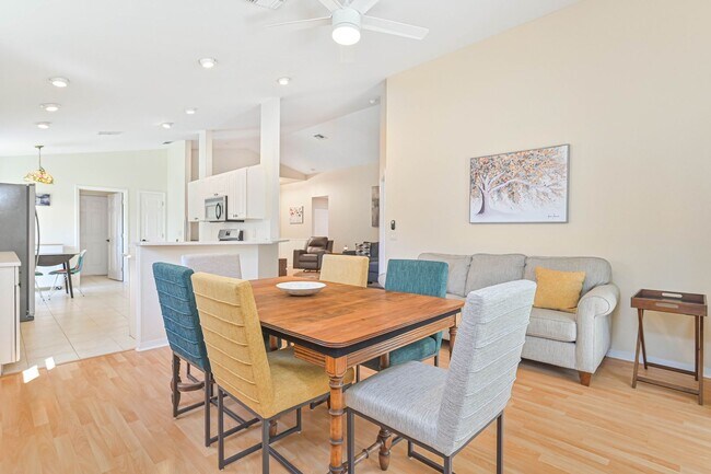 Building Photo - AVAILABLE June 1 - Single Family Pool Home in the Heart of Three Oaks