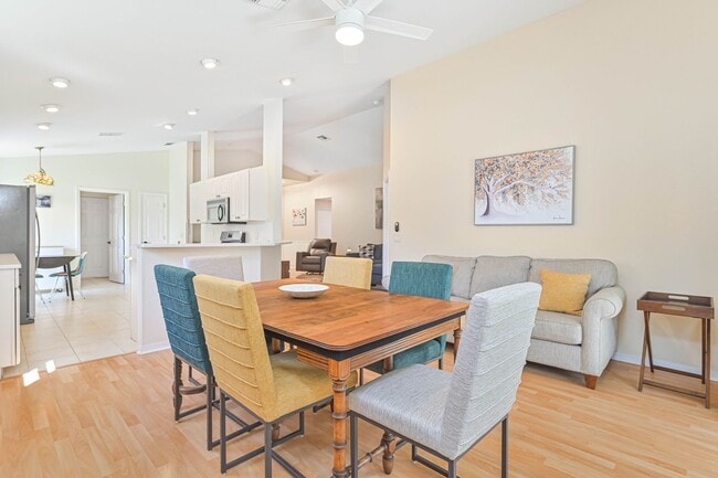 Building Photo - AVAILABLE May 1 - Single Family Pool Home in the Heart of Three Oaks