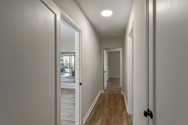 Building Photo - Los Altos 4-Bedroom with Fireplace, EV Hoo...