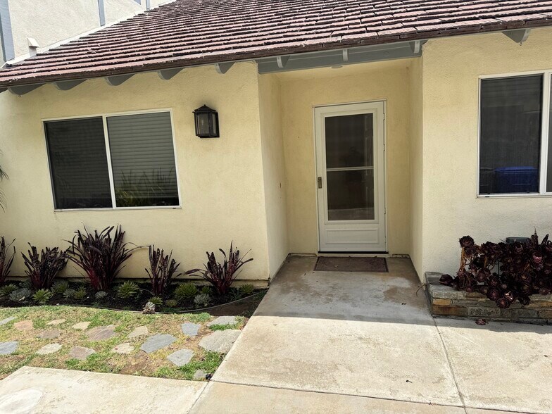 Building Photo - 1232 Saint Helene Ct