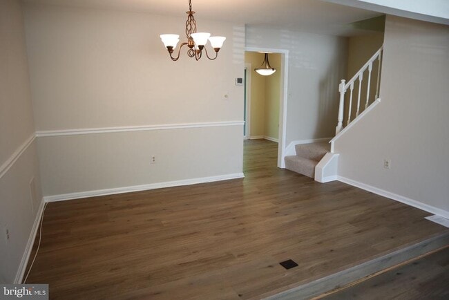 Building Photo - 10848 Douglas Ave