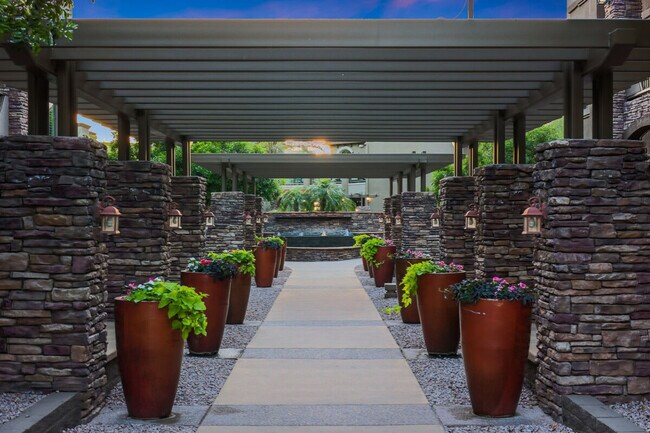 Building Photo - 5450 E Deer Valley Dr