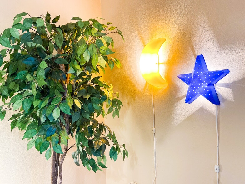 Building Photo - 1350 S Greenfield Rd