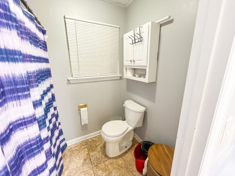 Building Photo - 6413 Edgmon Dr