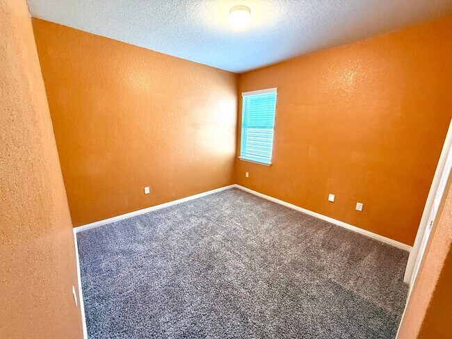 Building Photo - Spacious 4-Bedroom Single-Story Home with Modern Features & Open Living