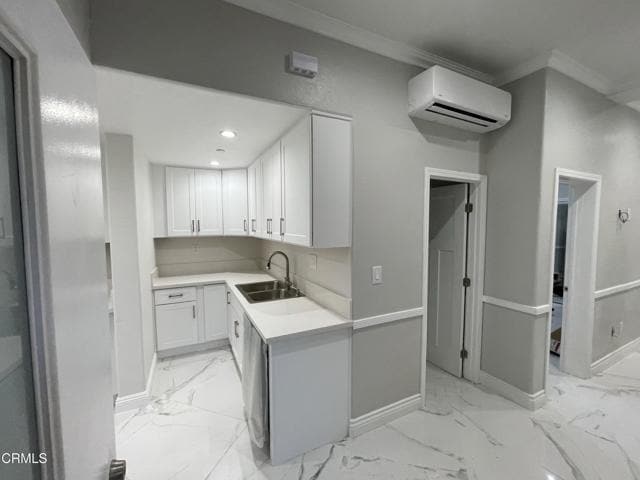 Building Photo - 916 Sandpiper Ct