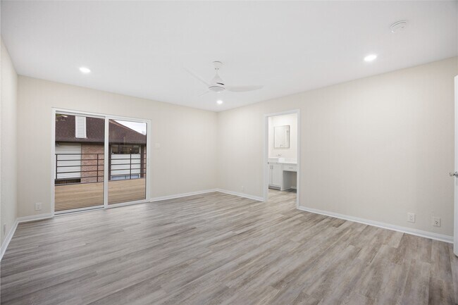 Building Photo - 2668 Bering Dr