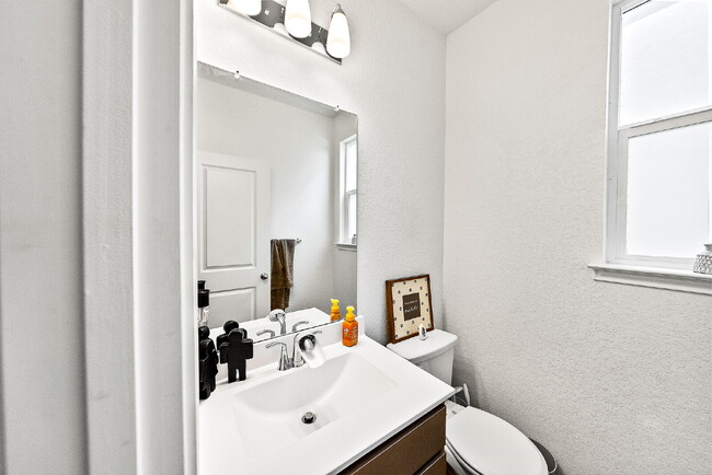 Building Photo - NEW RENTAL ALERT!!! READY NOW!!!