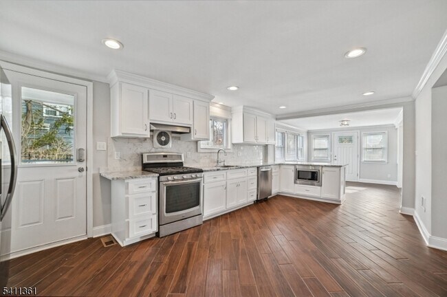 Building Photo - 64 Shunpike Rd