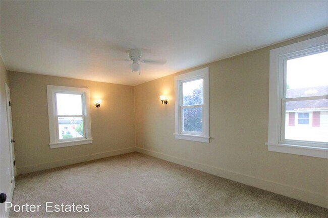 Building Photo - 3 br, 1 bath House - 615 N. First St.