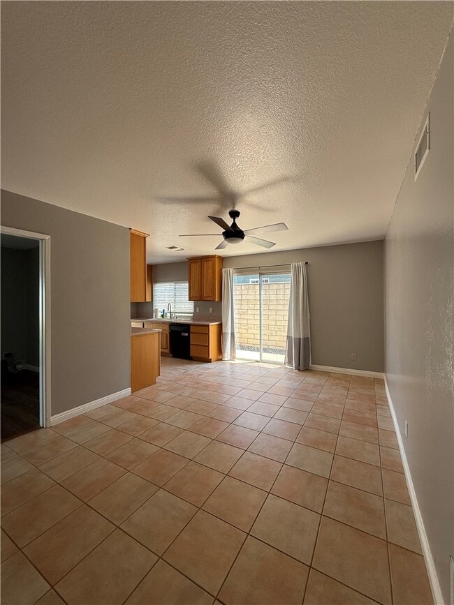 Building Photo - 1305 Turquoise Dr