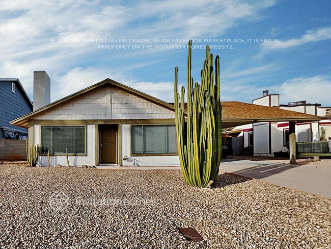 Building Photo - 5922 W Mauna Loa Ln