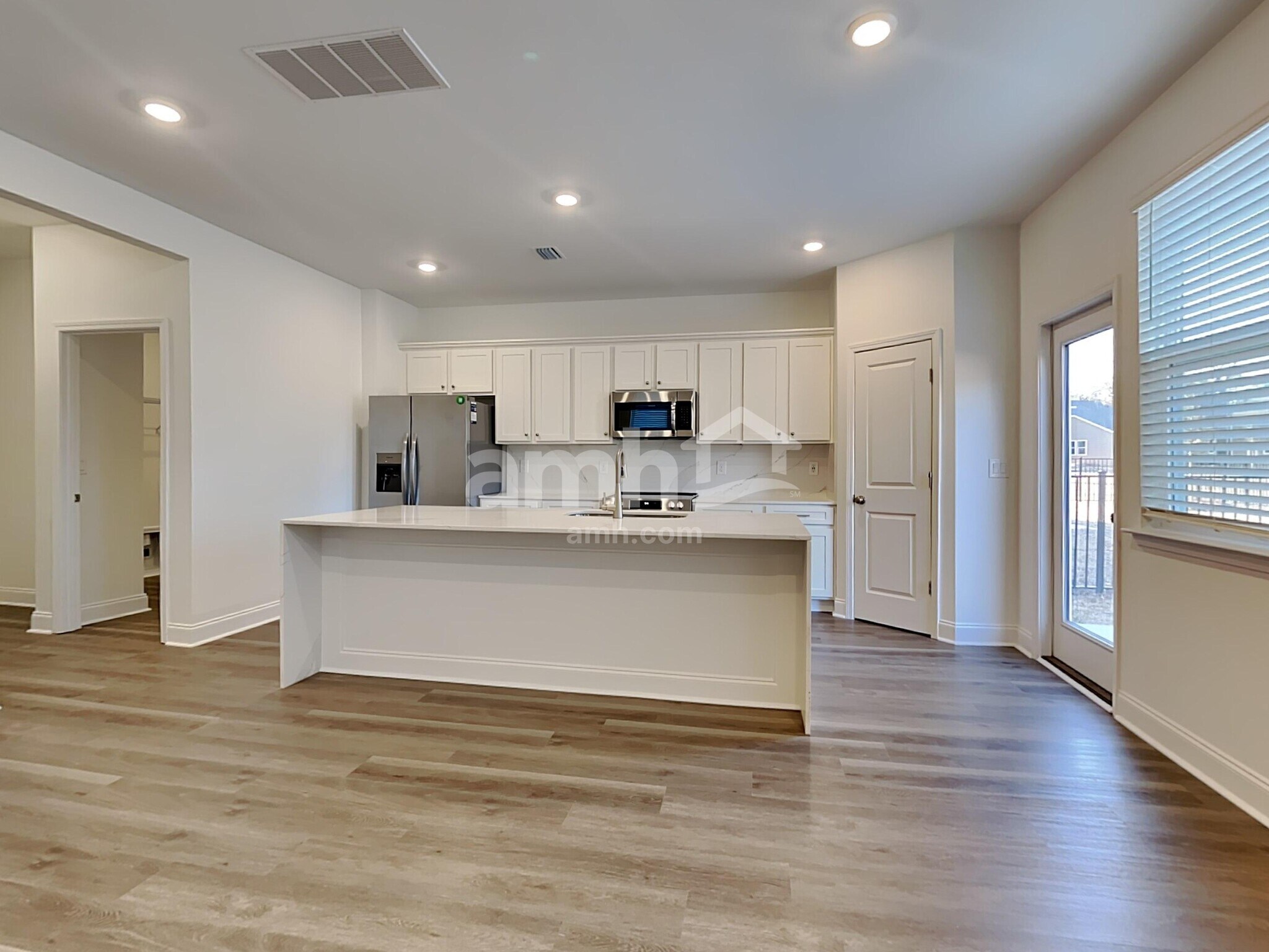 Building Photo - 110 Trevino Dr