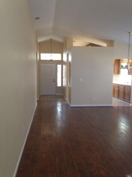 Building Photo - 1103 Meadowlark Dr