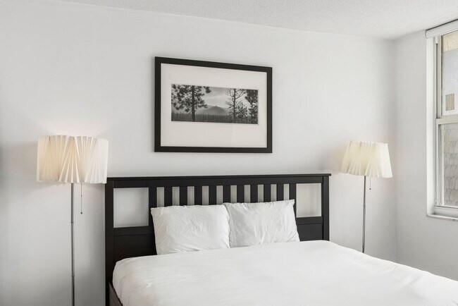Building Photo - 5599 Collins Ave