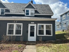 Building Photo - Large 2 Bedroom w/ Covered Patio & Sun Deck!