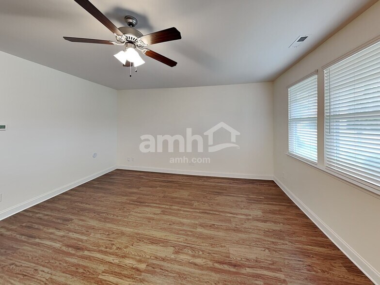 Building Photo - 427 Catawba St