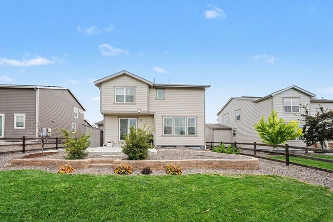 Building Photo - Beautiful spacious four bedroom house!