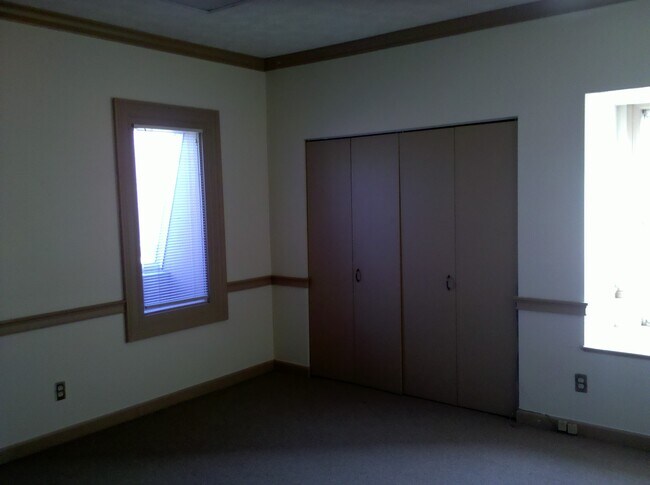 Building Photo - 300 W Broome St