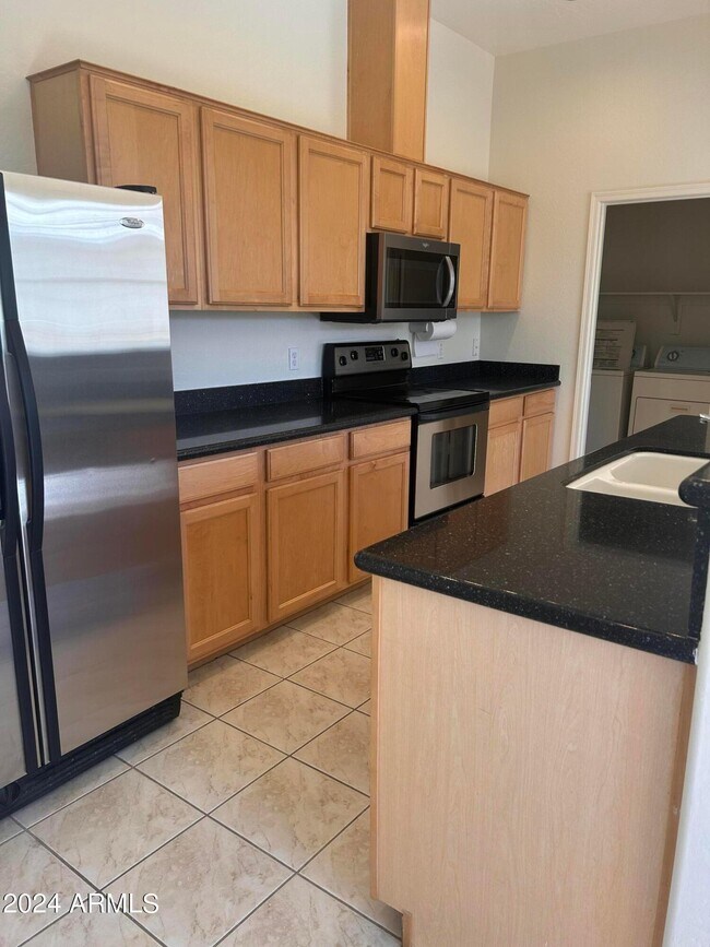 Building Photo - 1225 N 36th St