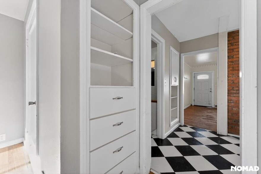 Building Photo - 137 W 18th St