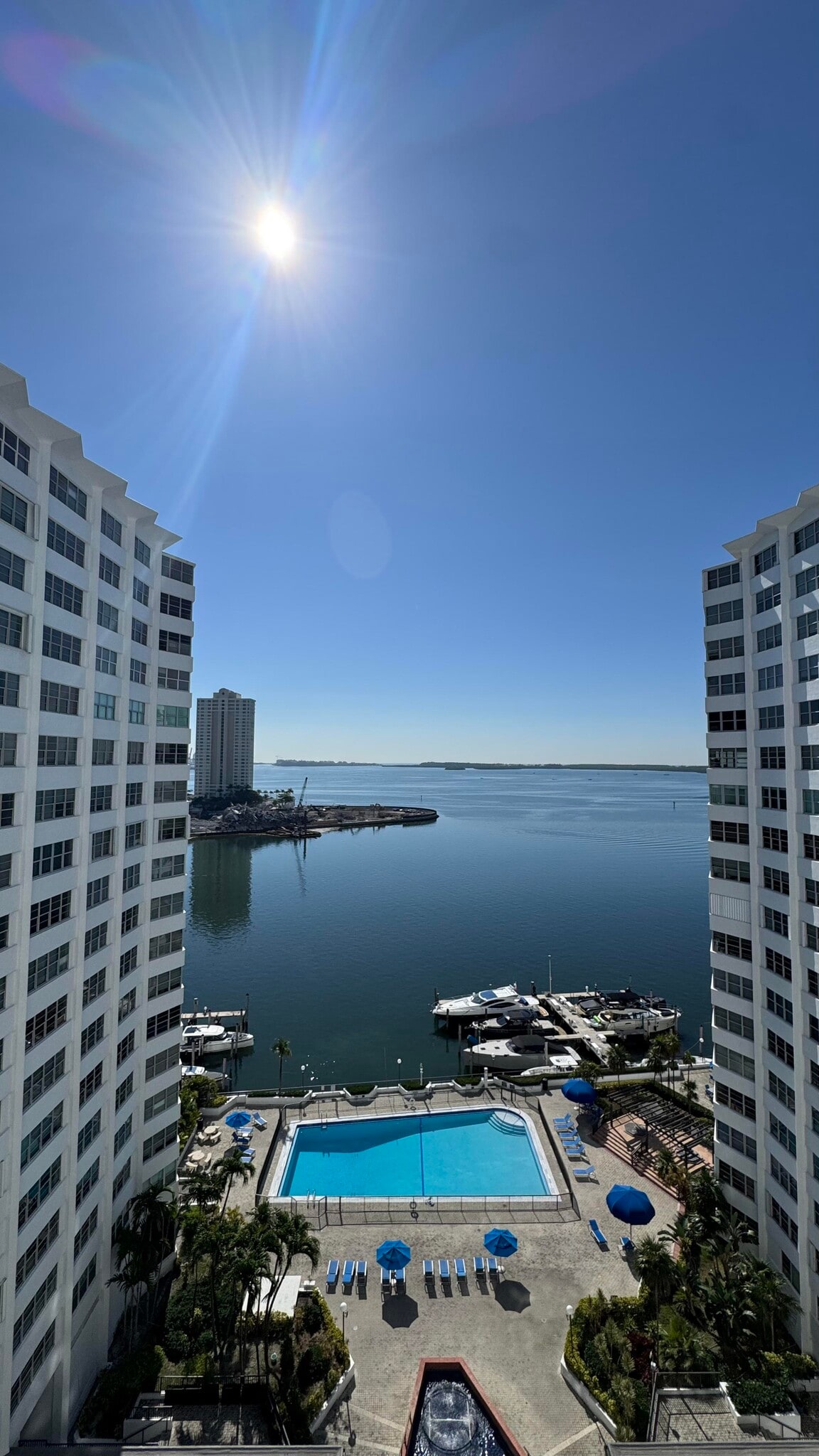 Building Photo - 825 Brickell Bay Dr
