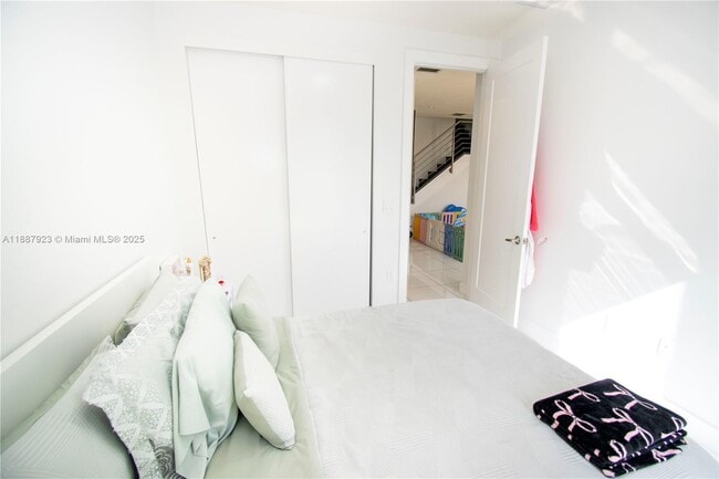 Building Photo - 6320 NW 104th Path