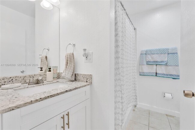 Building Photo - 10003 Costa Del Sol Blvd