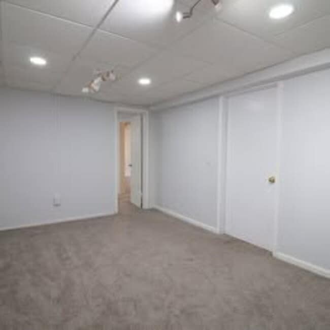 Building Photo - 101 N Duluth Ave