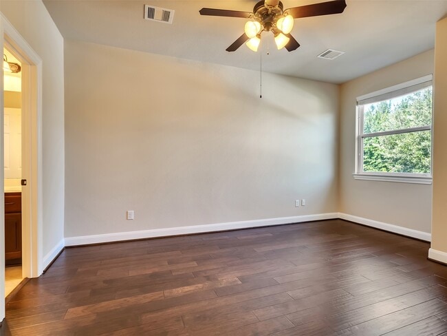 Building Photo - 5342 Tyler Park Ln