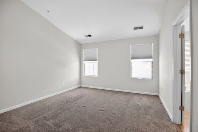 Building Photo - 2864 Hedgerow Pl
