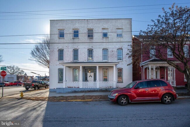 Building Photo - 301 W Martin St