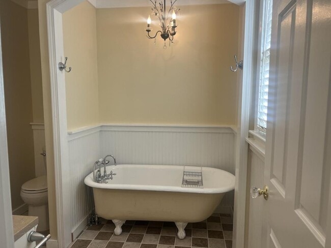 Building Photo - 138 Blue Ridge Dr