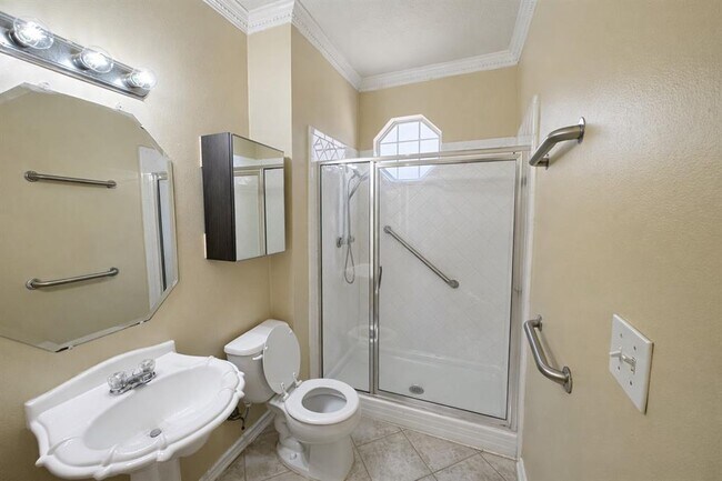 Building Photo - 1612 Chasewood Dr