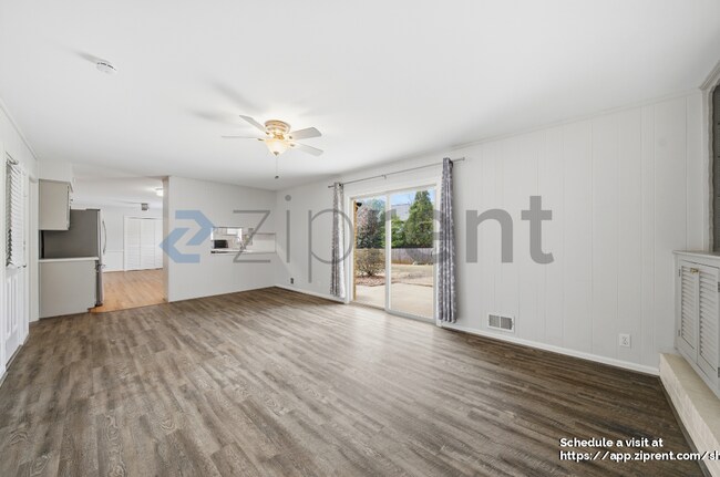 Building Photo - 1894 Hebron Hills Dr