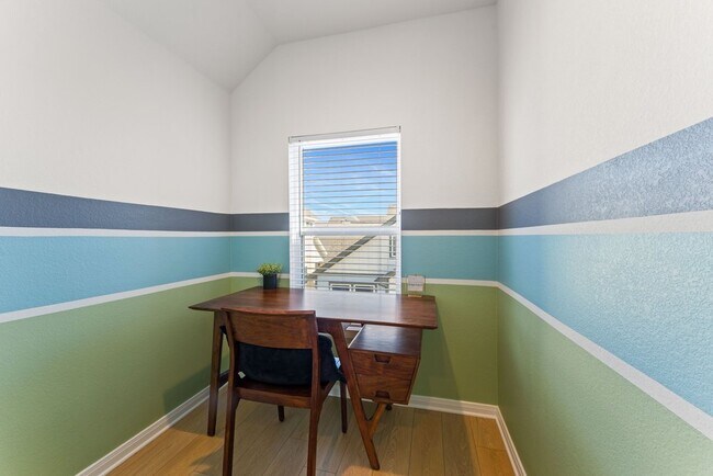 Building Photo - 2119 Hofstaat