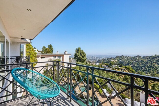Building Photo - 2411 Mt Olympus Dr