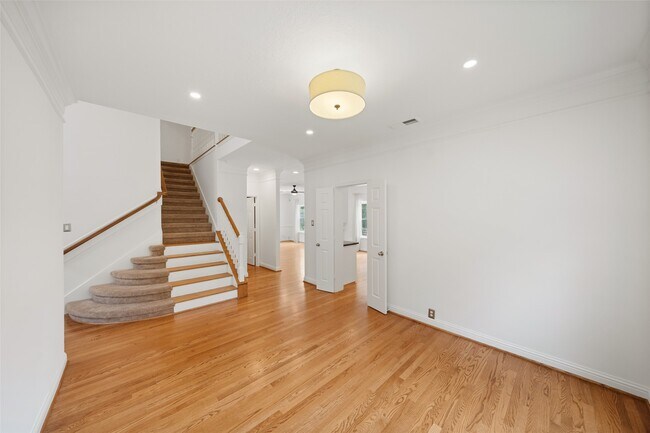 Building Photo - 1207 Melford Dr