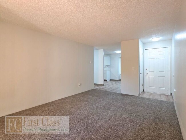 Building Photo - 3618 SW Beaverton Hillsdale Hwy