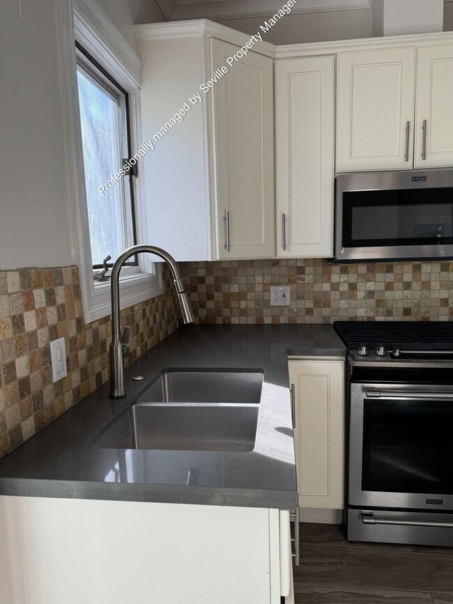 Building Photo - MOVE-IN READY 2+BR House in Prime NOBE neighborhood