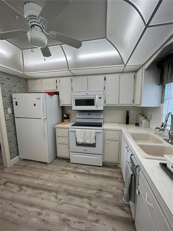 Building Photo - 4775 Cove Cir