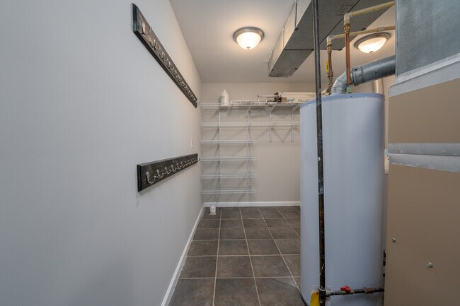 Building Photo - 20821 Shamrock Glen Cir