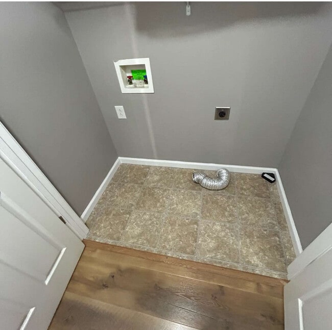 Building Photo - 10431 Bell Station Rd