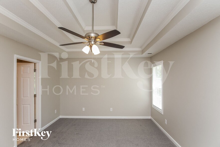 Building Photo - 136 Four Oaks Dr