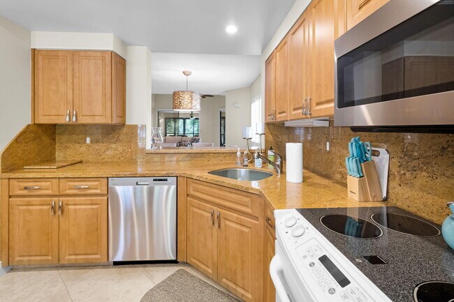 Building Photo - 15321 Strathearn Dr