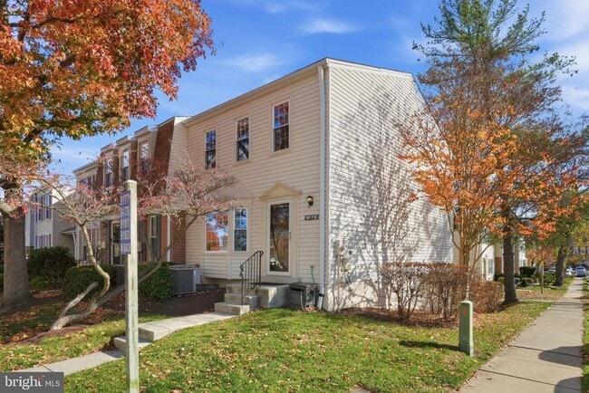 Building Photo - 9175 Broken Oak Pl