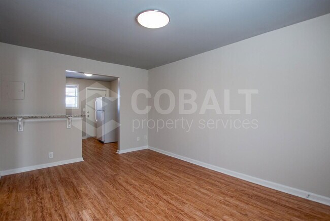 Building Photo - 271 Glen Iris Dr NE
